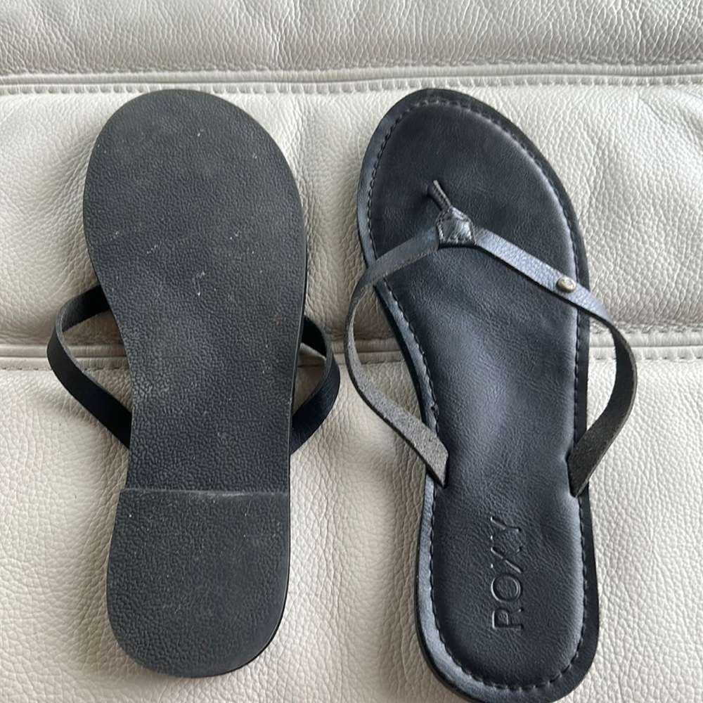 Roxy size 9 black sandals